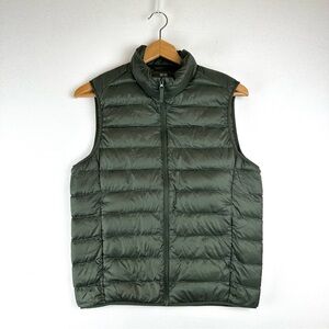 Uniqlo Ultra Light Down Puffer Vest Packable Travel Outdoor